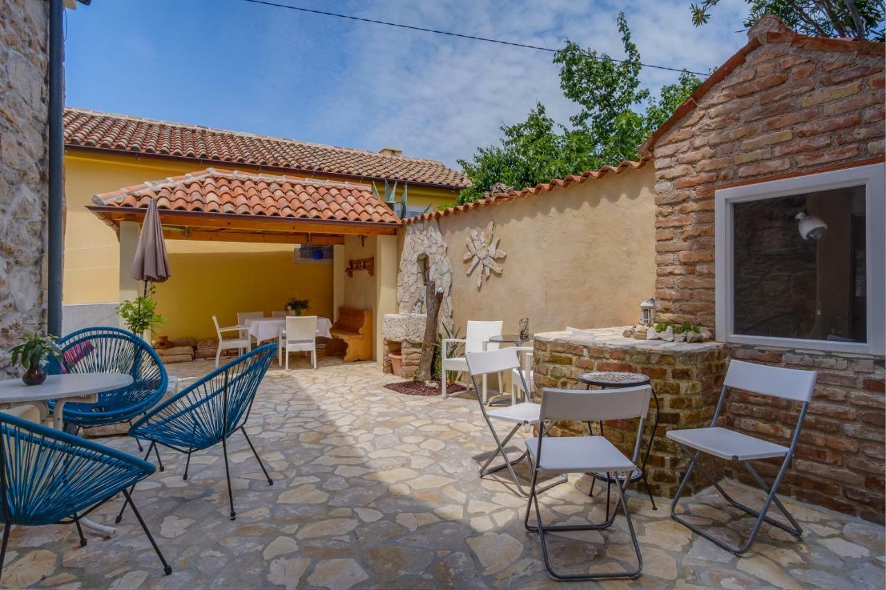 Mediterranes Ferienhaus M. Terrasse เวลิโลชิน ภายนอก รูปภาพ