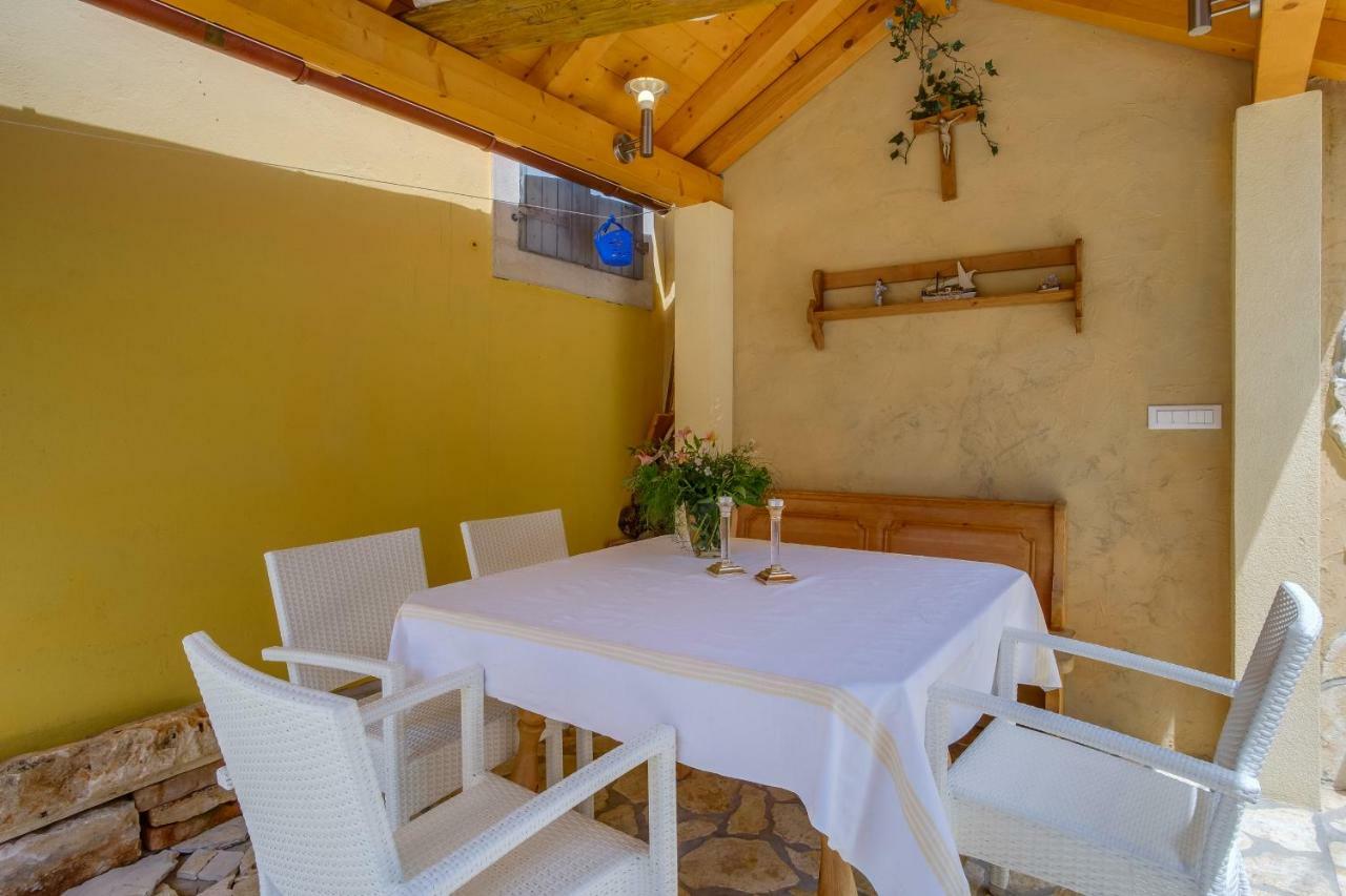 Mediterranes Ferienhaus M. Terrasse เวลิโลชิน ภายนอก รูปภาพ